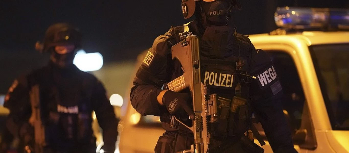 Τρομοκράτες με βαρύ οπλισμό στην Βιέννη – Κινητοποιείται ο Στρατός